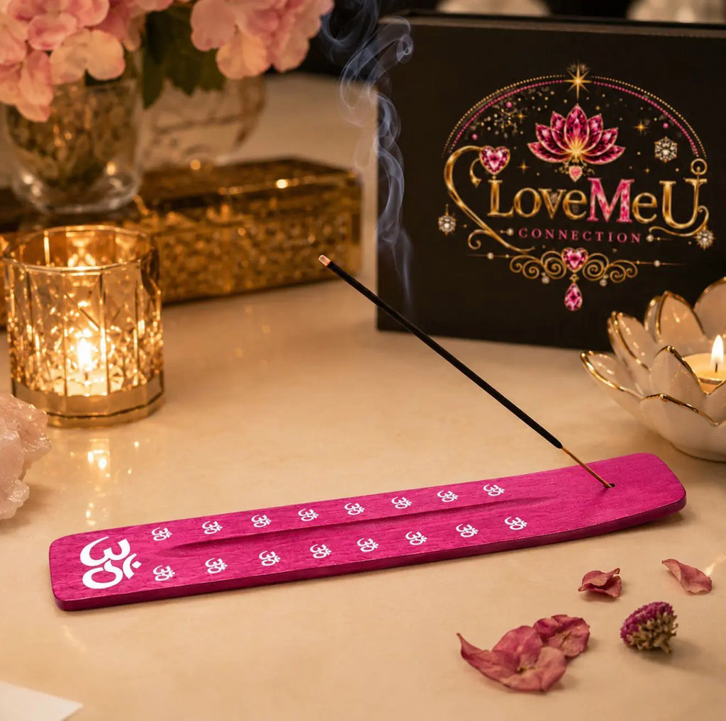 Incensário de Madeira com Símbolo Om Rosa
