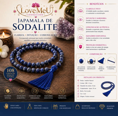 Infográfico da Japamala de Sodalite sobre mesa de madeira escura, com velas e cristais de ametista